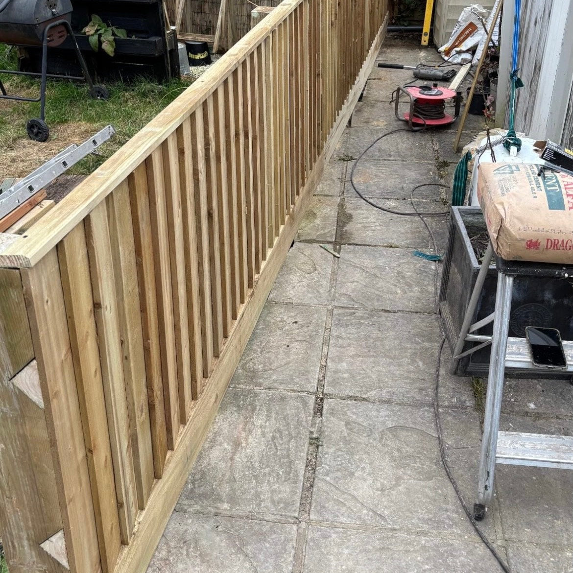 Close board fencing